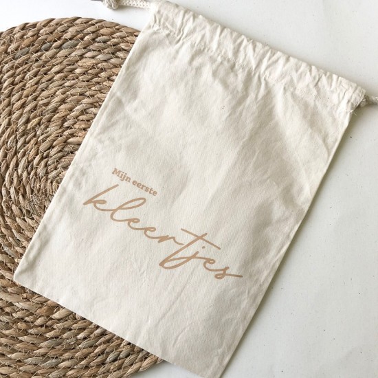 Eerste kleertjes 1 0